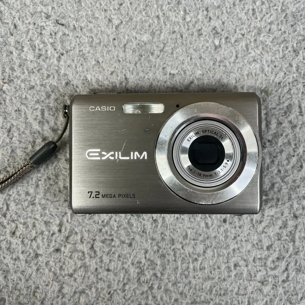 Casio Digital Camera Silver EXILIM ZOOM EX-Z70 7.2MP with Charger